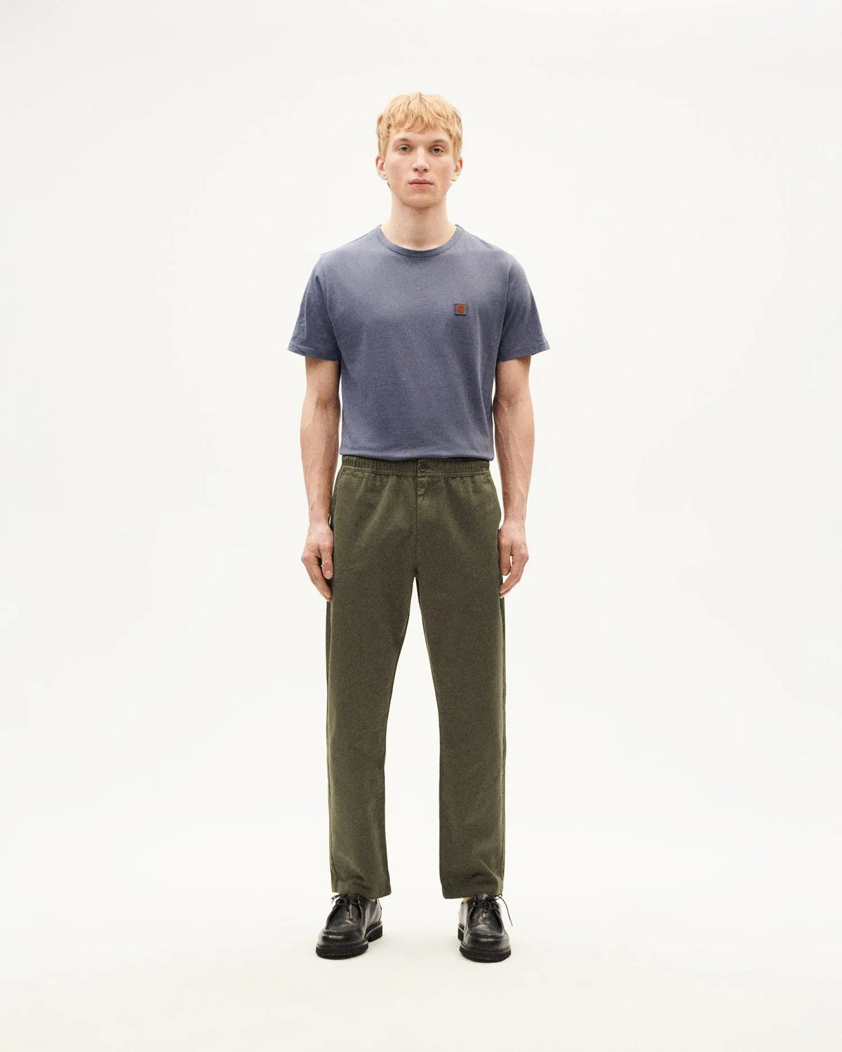 thinking mu pantalon en coton bio olive green travel vert olive l armoire poethique