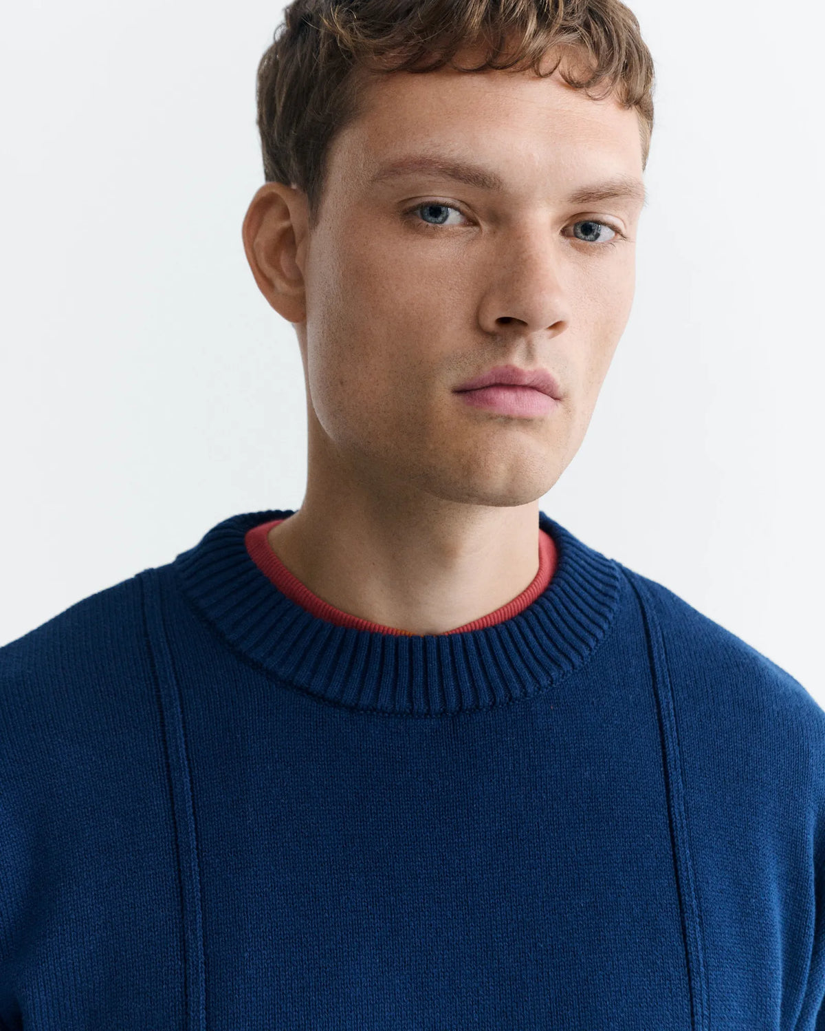 thinking mu pull en coton bio et coton recycle cole knitted bleu marine l armoire poethique
