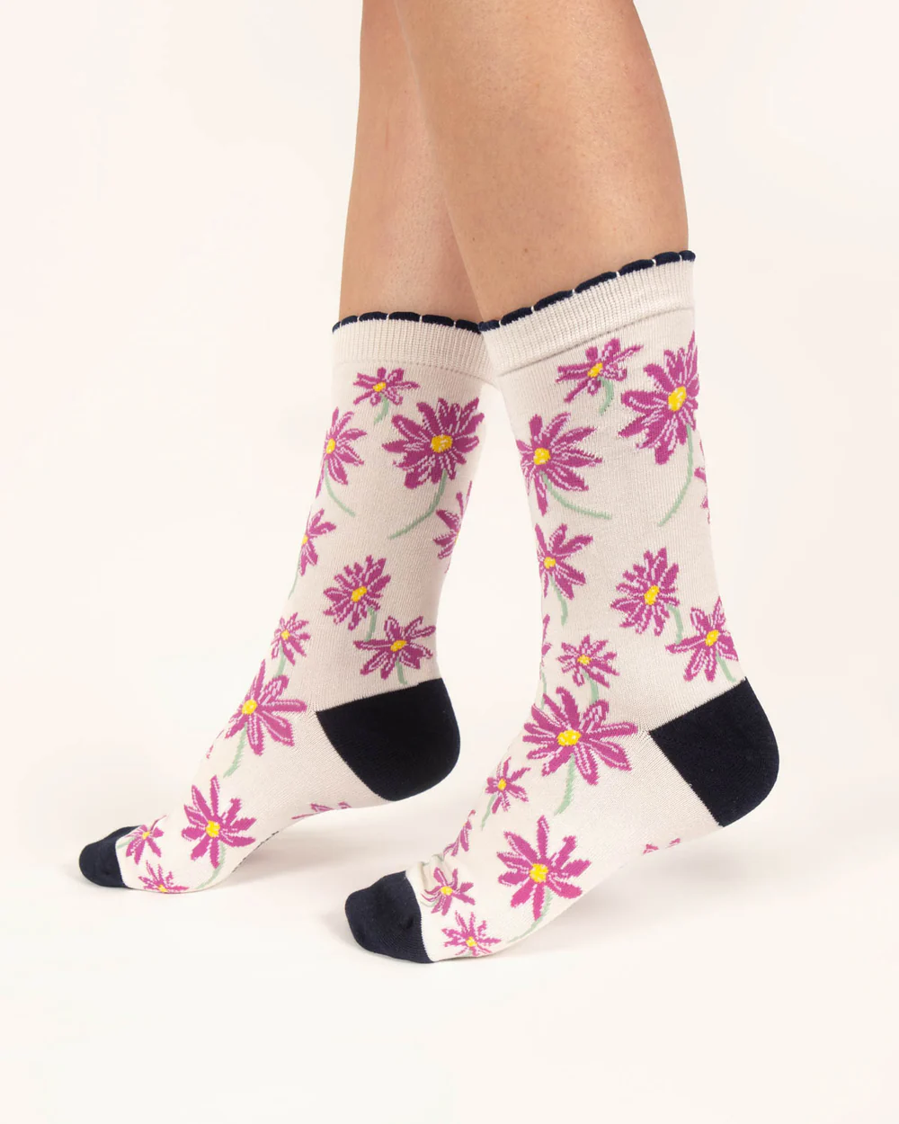 thought femme chaussette aster birth flower viscose bambou bleu rose l armoire poethique  2 