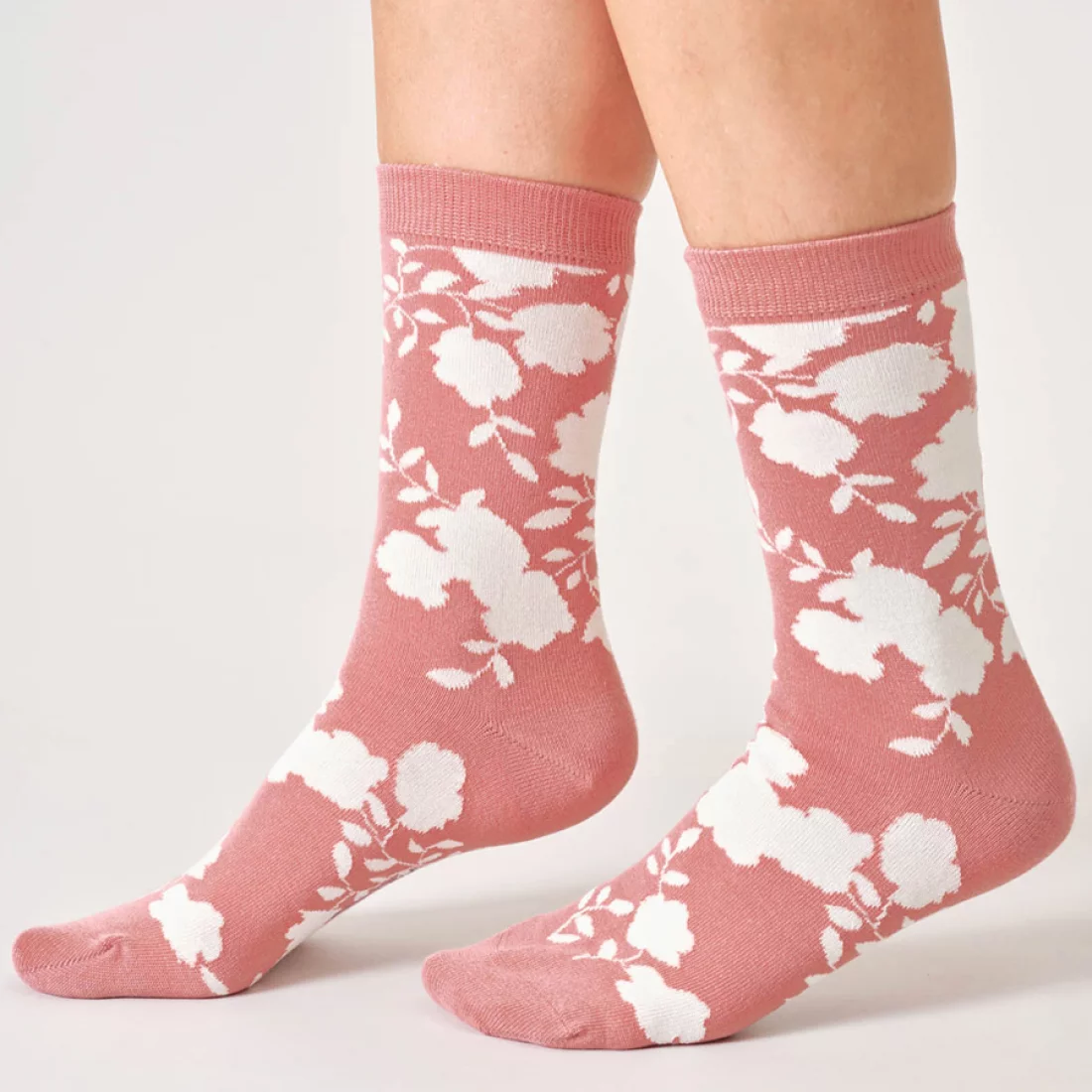 thought femme chaussette coffret florals viscose bambou rose multicolore l armoire poethique  3 
