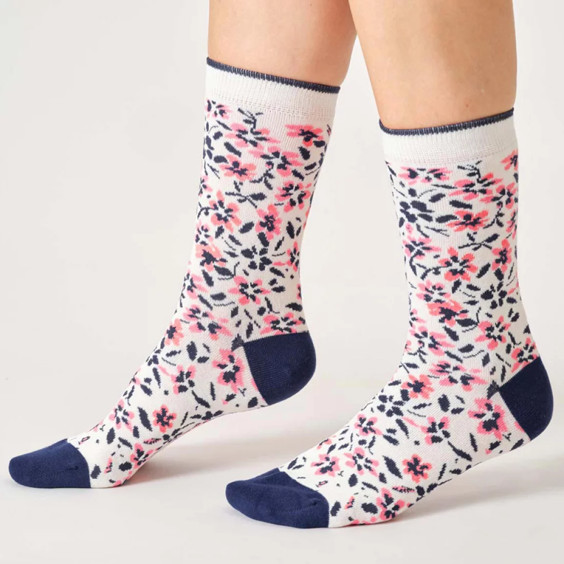 thought femme chaussette coffret florals viscose bambou rose multicolore l armoire poethique  4 