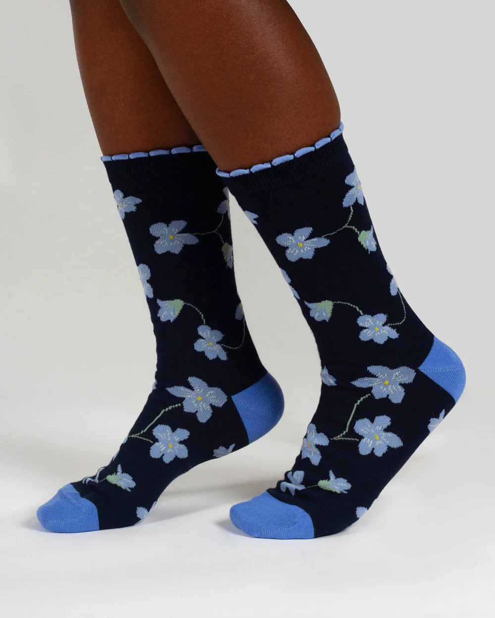 thought femme chaussette primevere birth flower viscose bambou bleu lavende l armoire poethique  1 