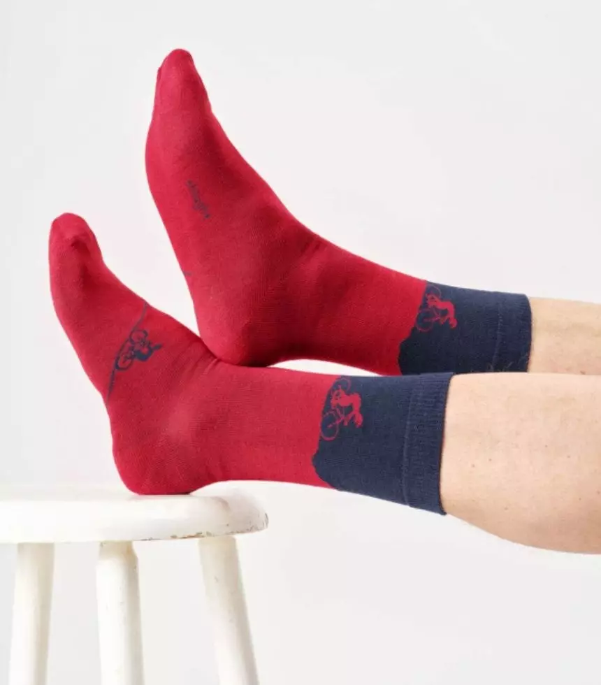 thought homme chaussette mountain bike viscose bambou rouge l armoire poethique  2 